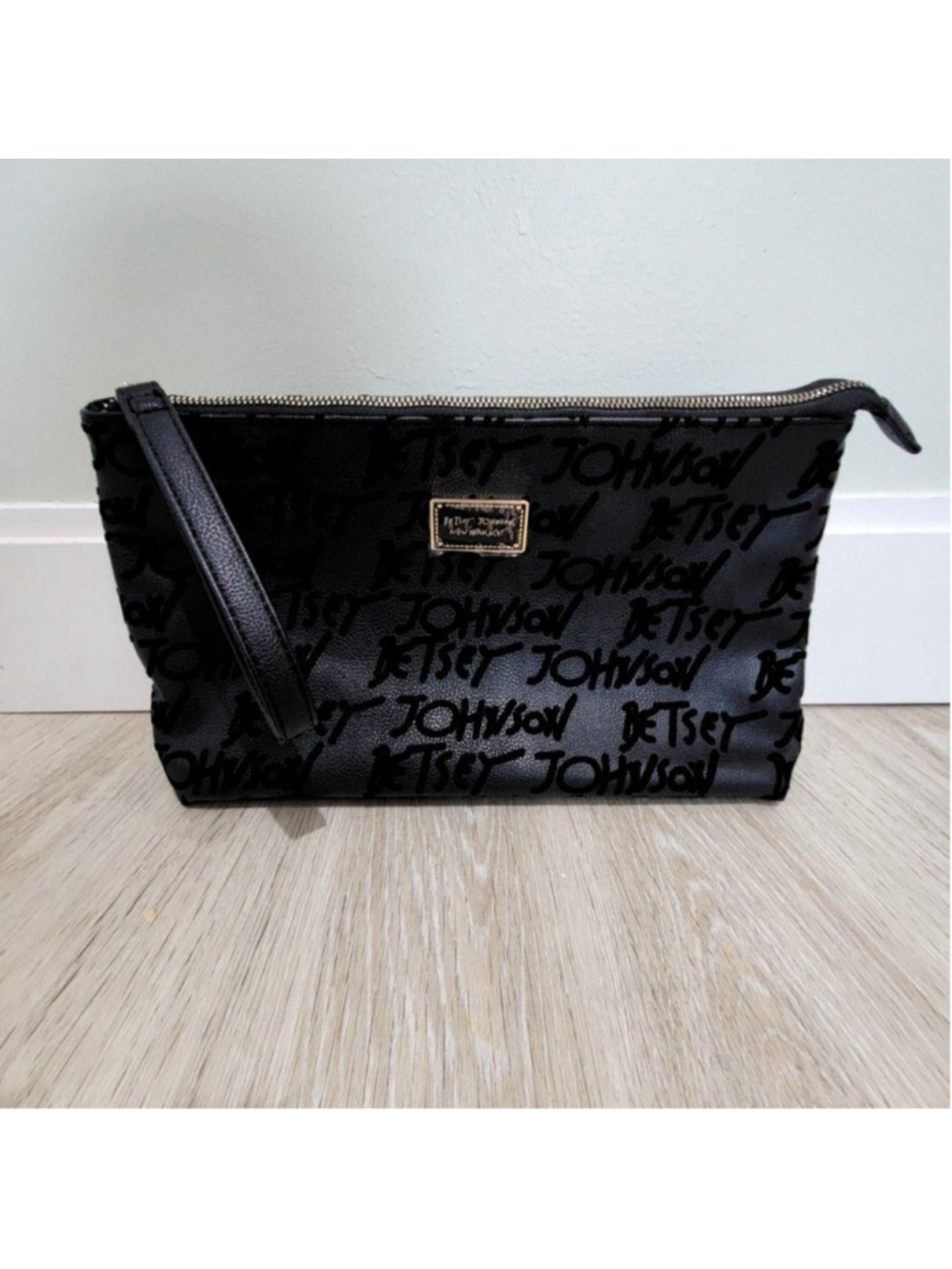 Betsey Johnson Clutch Bag Womens Small Black Logo Wristlet Faux Leather Zip
